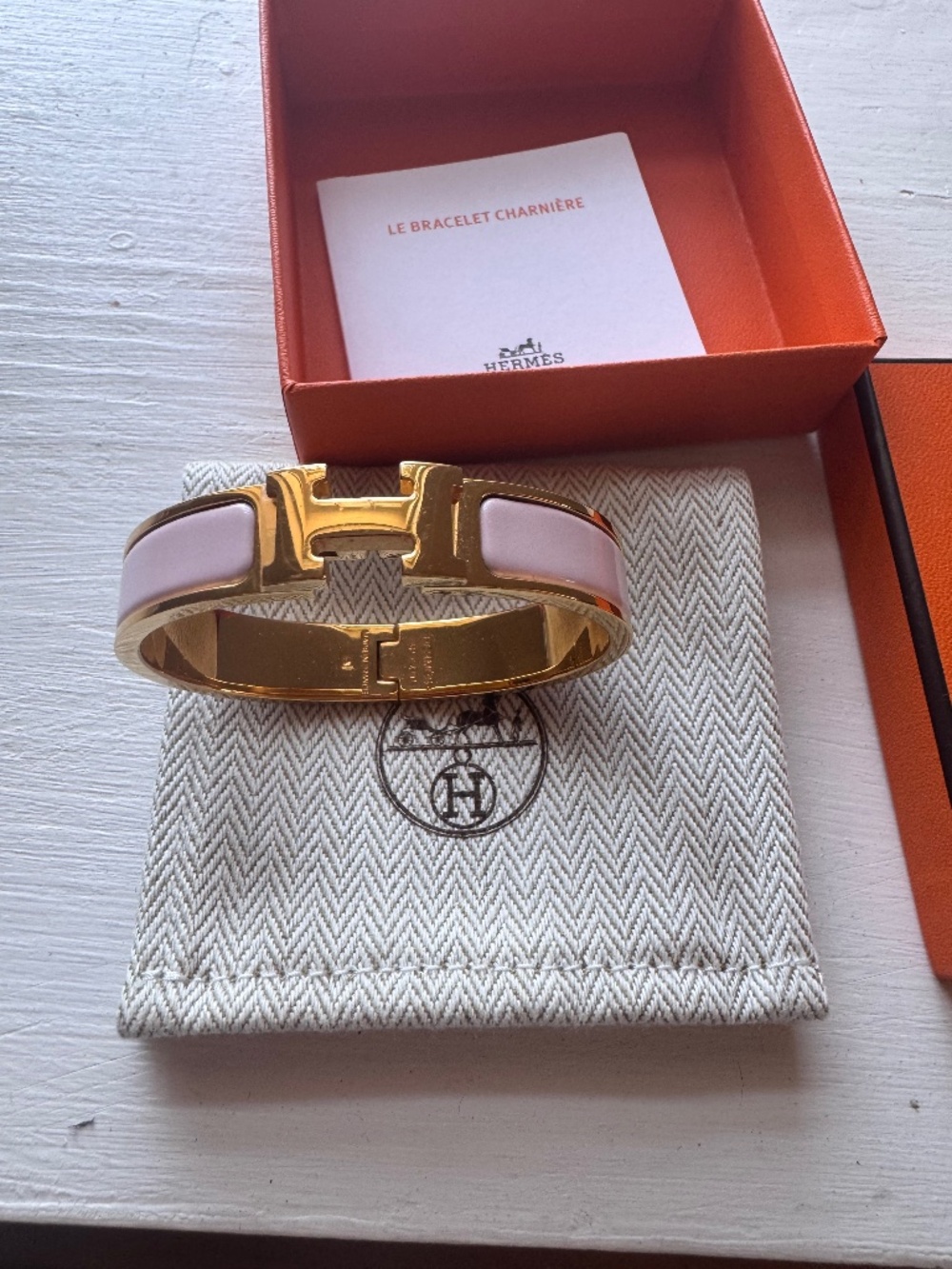 Title: Hermès Clic H Narrow Bracelet PM Light Pink and Gold